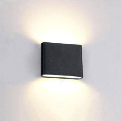 Aplica LED exterior extra-plată neagră 6W 3000K IP65 – lumină caldă, design modern fațadă