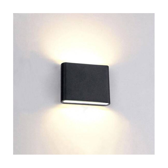 Aplica LED exterior extra-plată neagră 6W 3000K IP65 – lumină caldă, design modern fațadă
